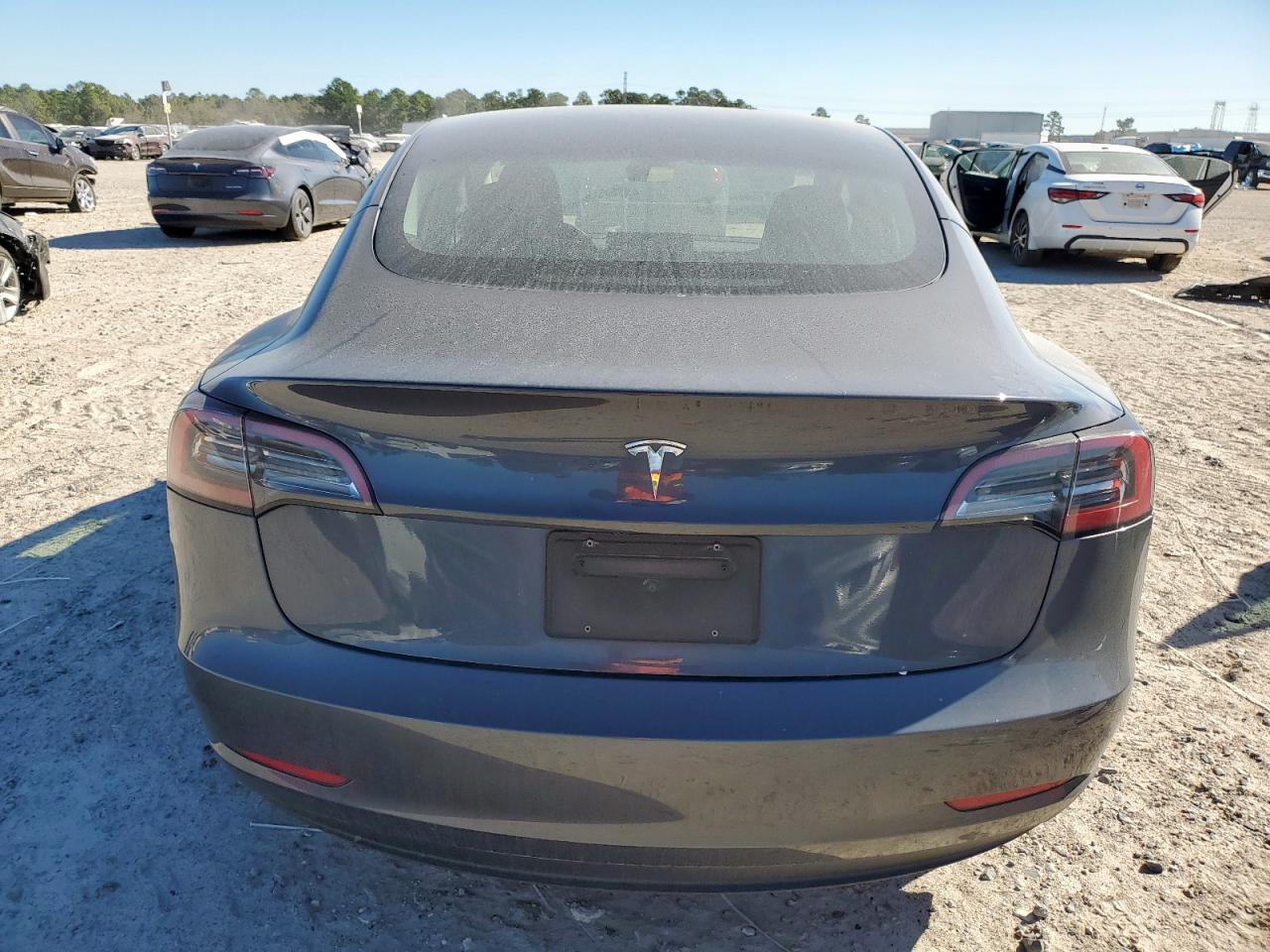 Tesla Model 3 Image 13