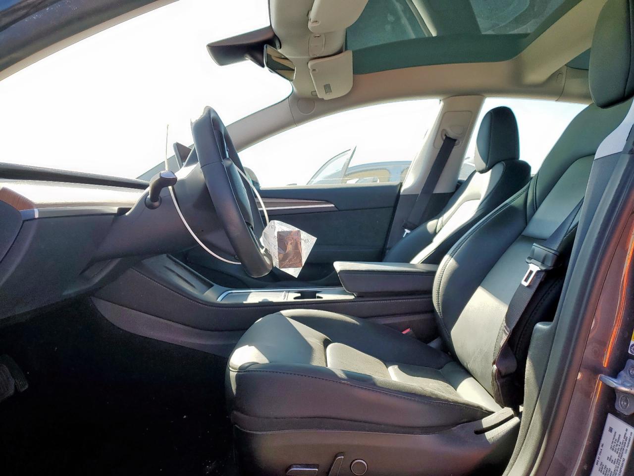Tesla Model 3 Image 11