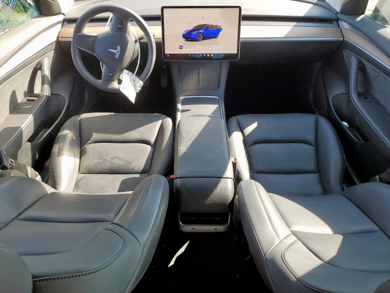 Tesla Model 3 Image 5