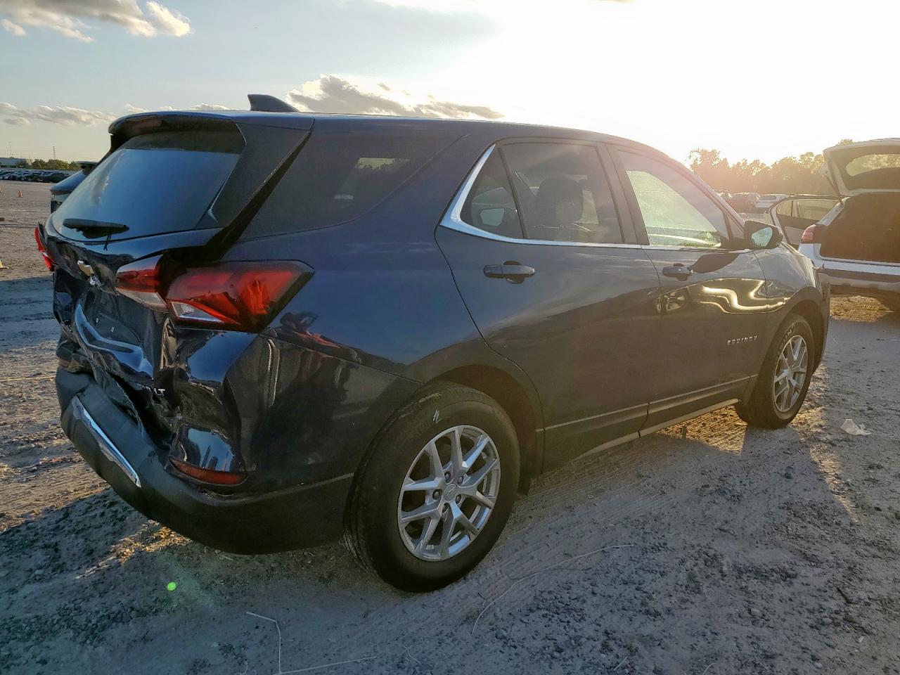 Chevrolet Equinox Lt Image 2