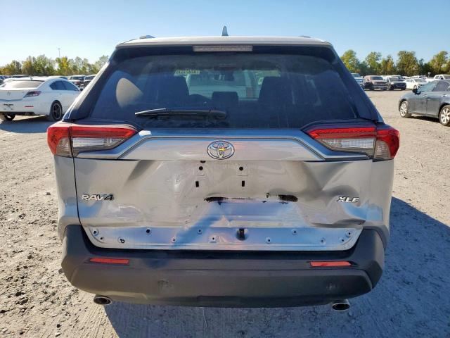 Toyota RAV4 Xle Image 11