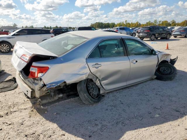 Toyota Camry Base Image 9