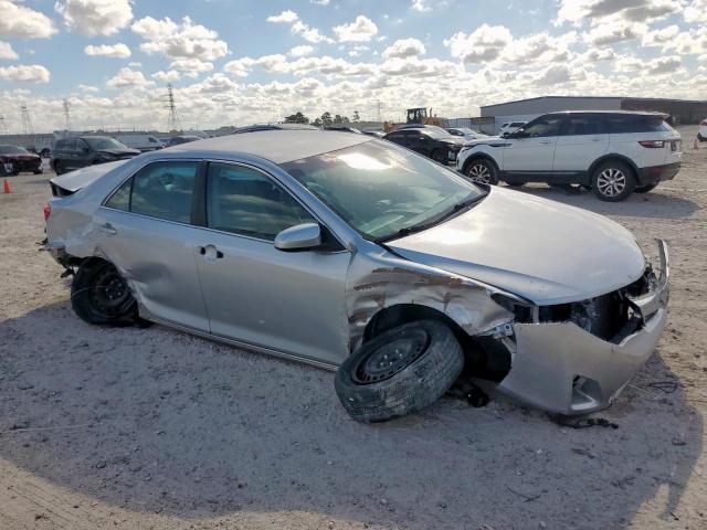 Toyota Camry Base Image 7