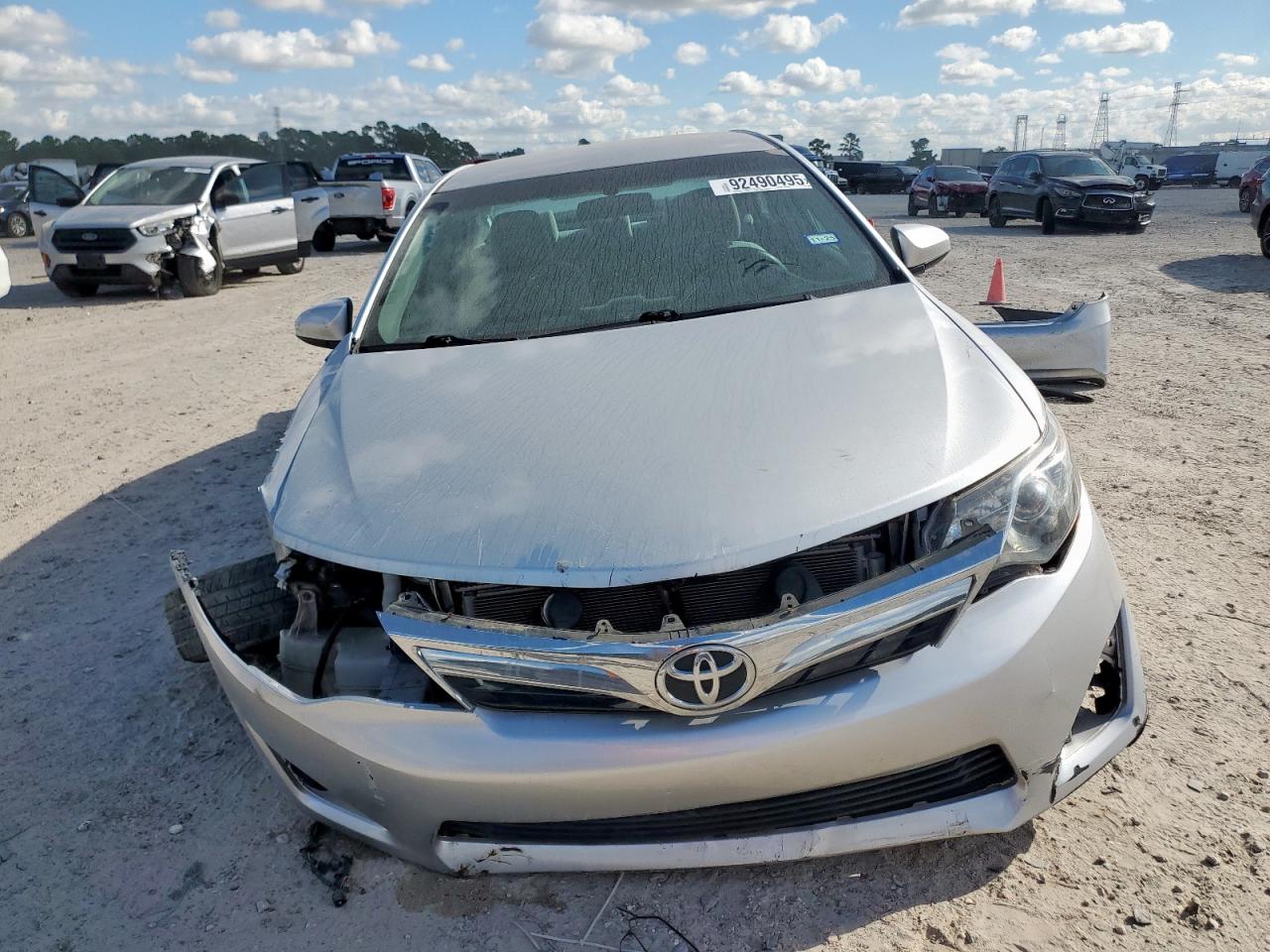 Toyota Camry Base Image 3