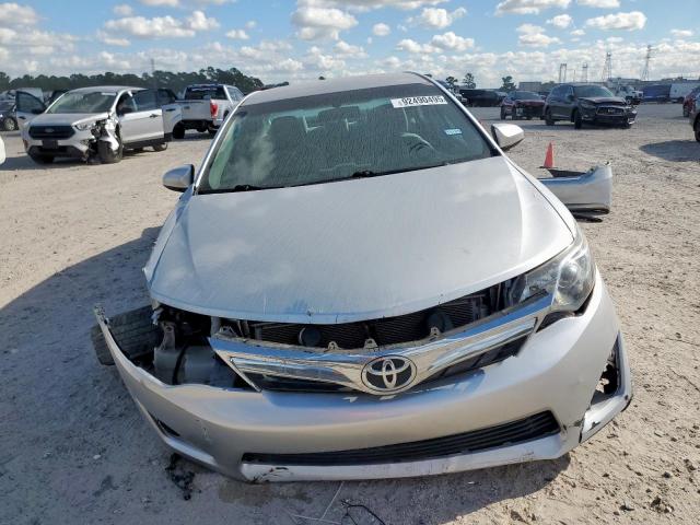 Toyota Camry Base Image 3