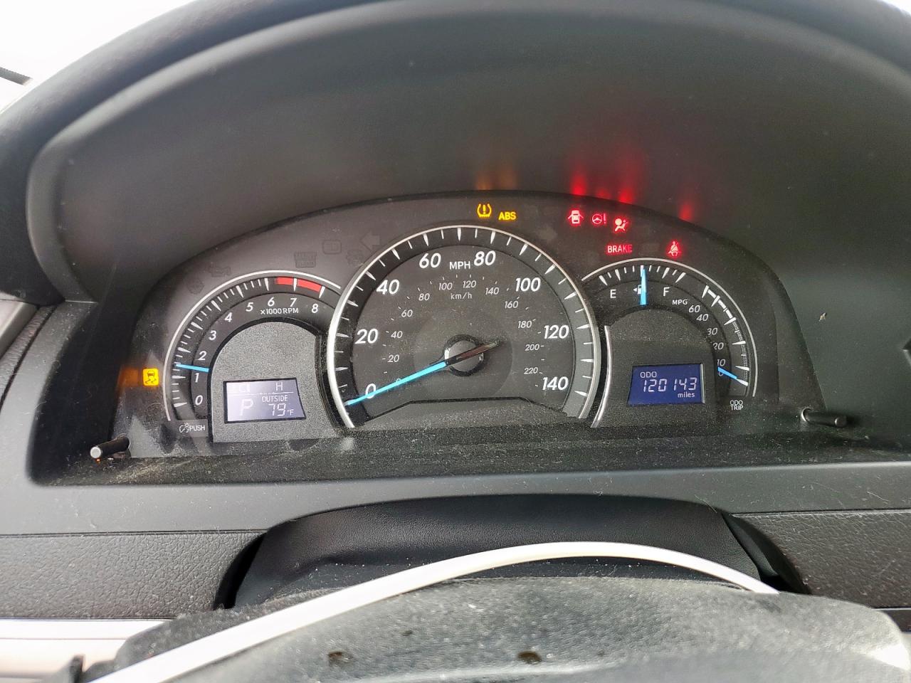 Toyota Camry Base Image 6