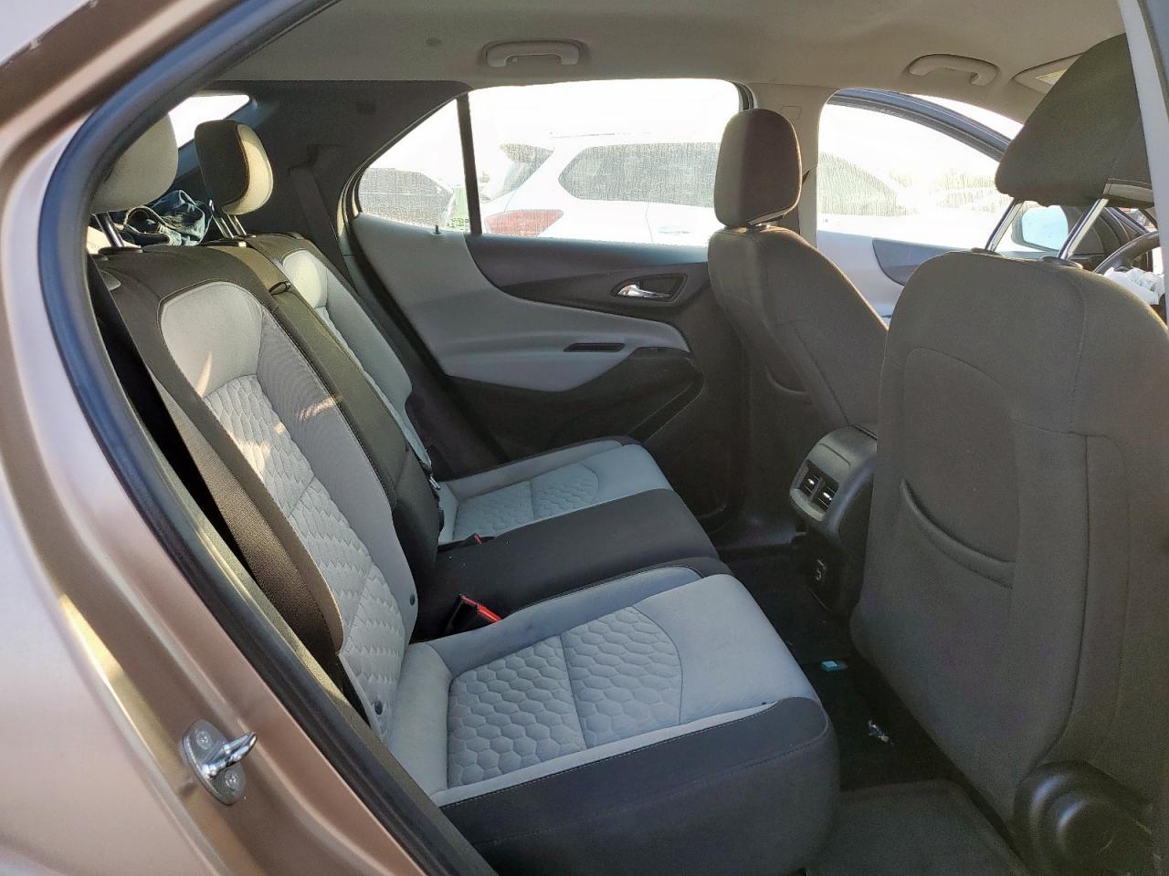 Chevrolet Equinox Ls Image 3