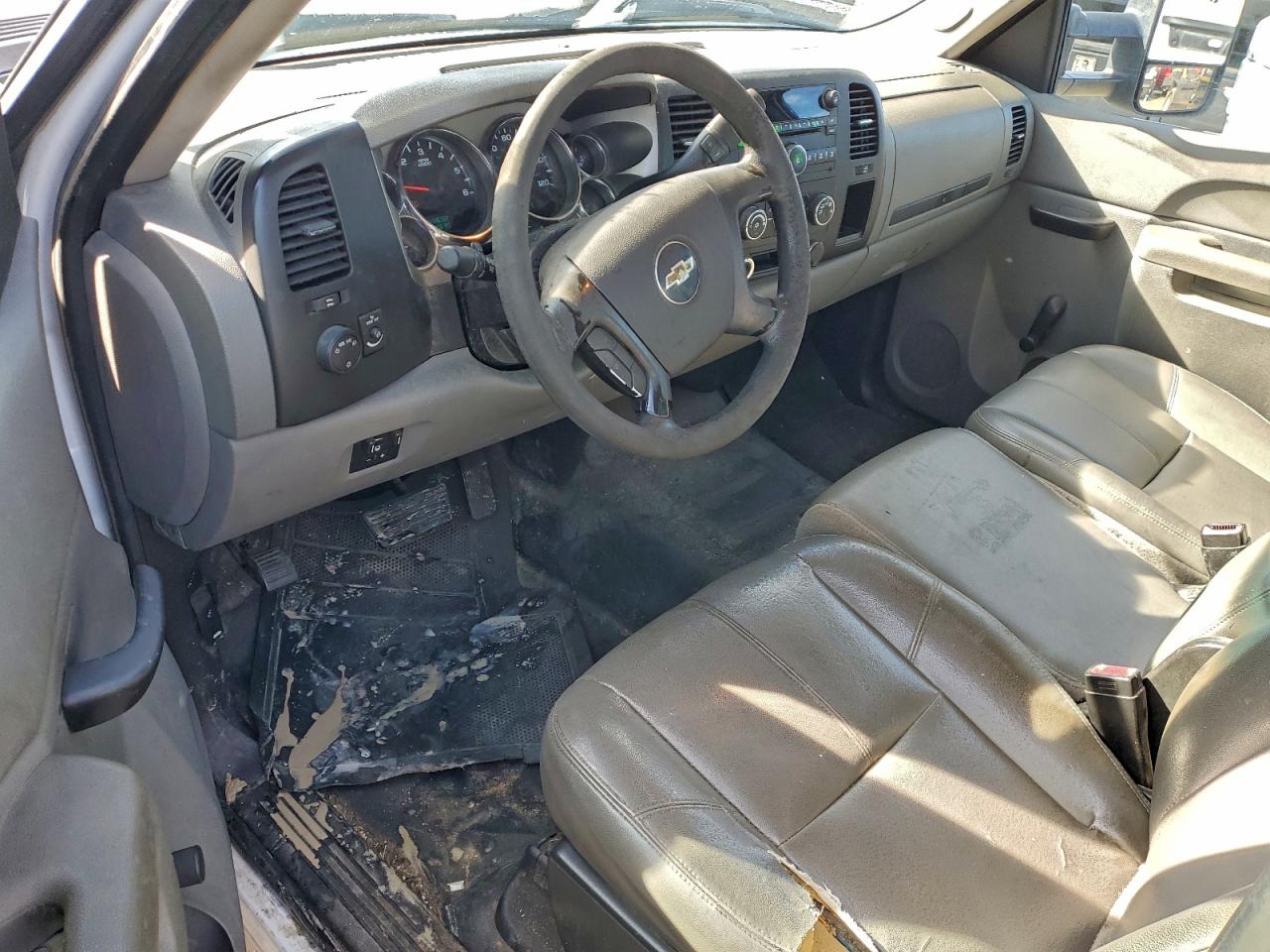 Chevrolet Silverado C2500 Heavy Duty Image 8