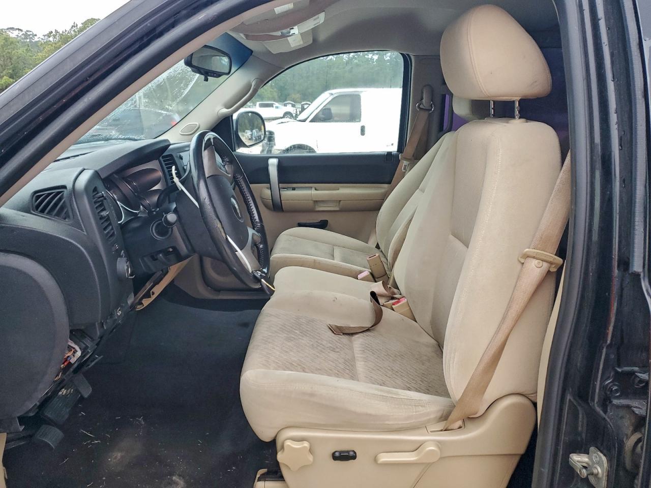 Chevrolet Silverado C1500 Lt Image 6