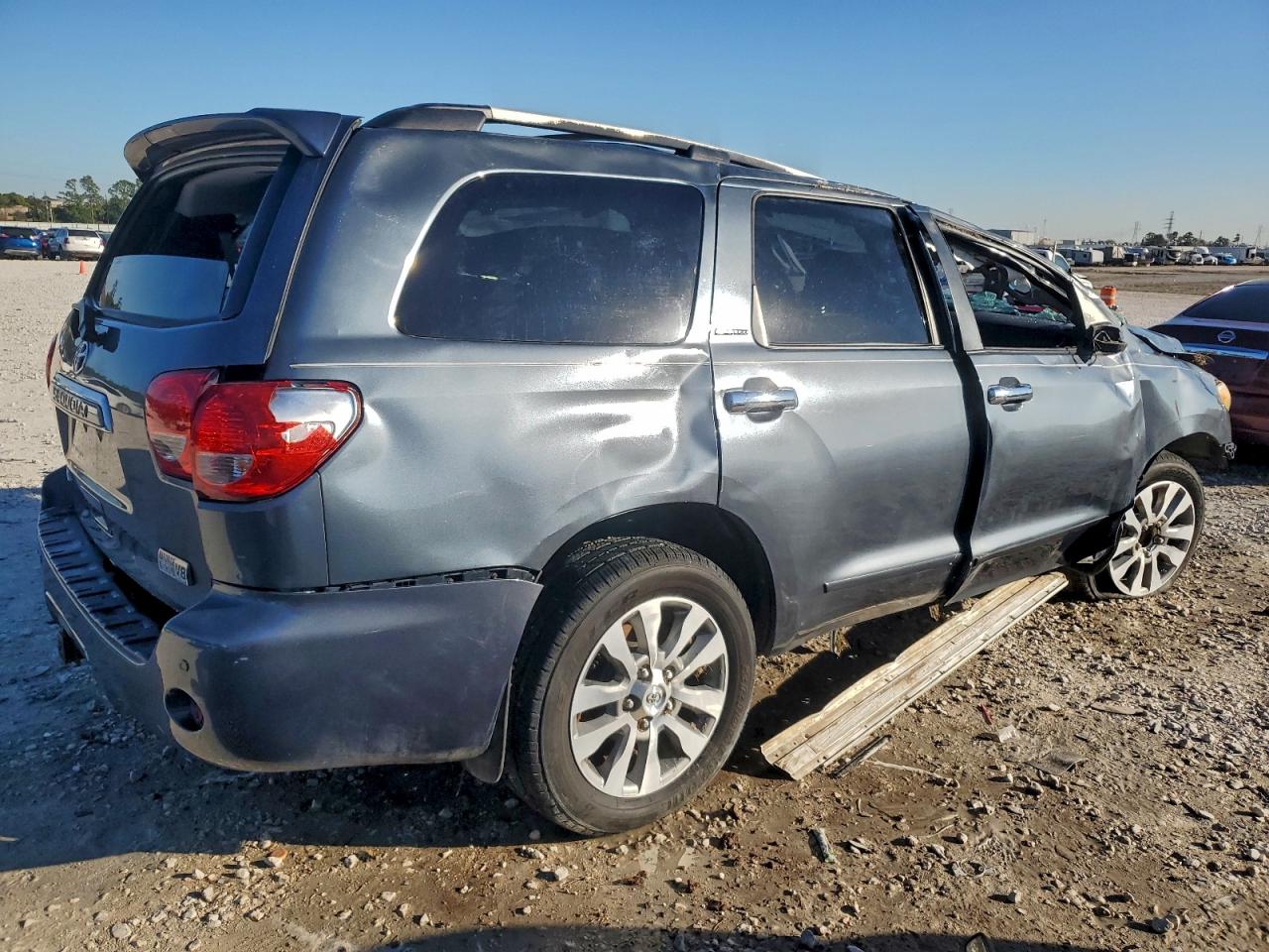 Toyota Sequoia Limited Image 4