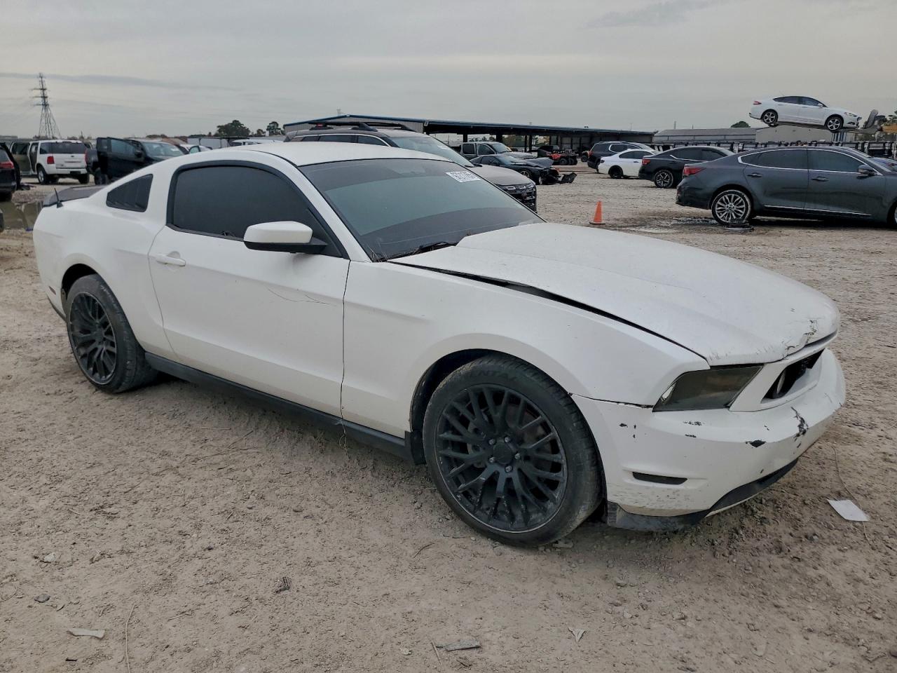 Ford Mustang Image 2