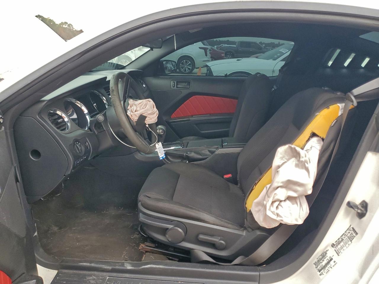 Ford Mustang Image 4