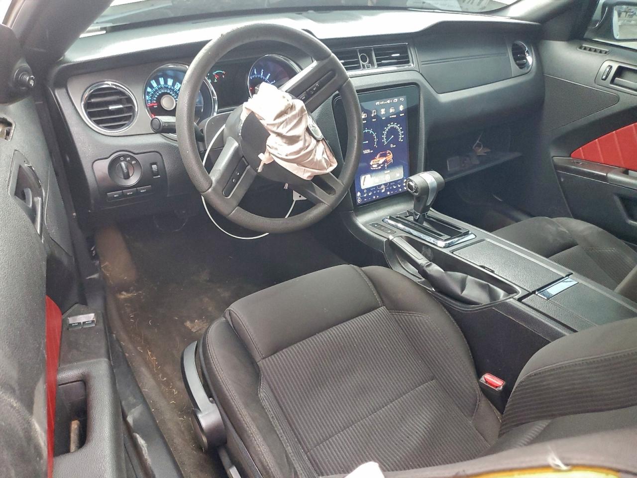 Ford Mustang Image 8