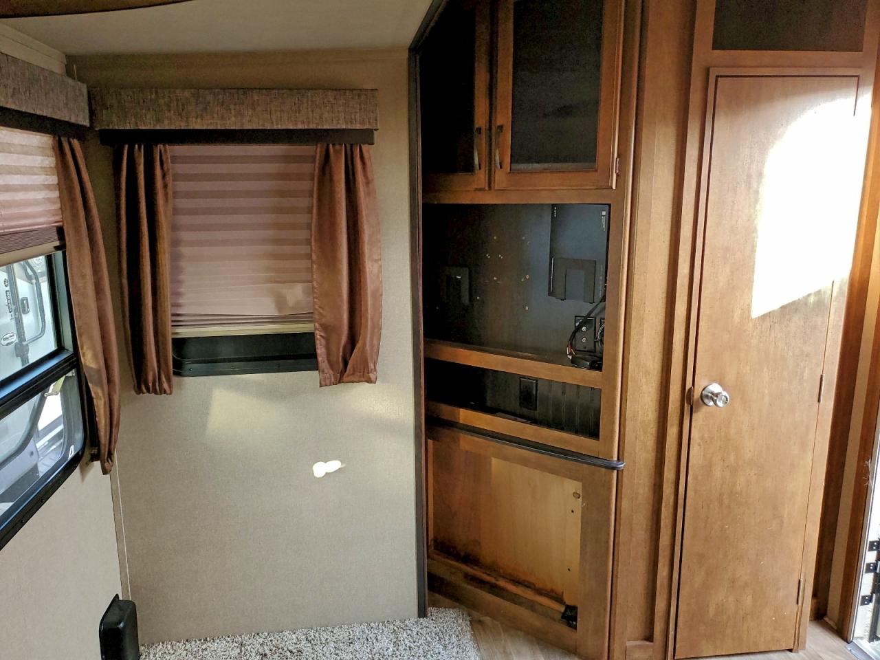 Grand Desi Reflection Image 4