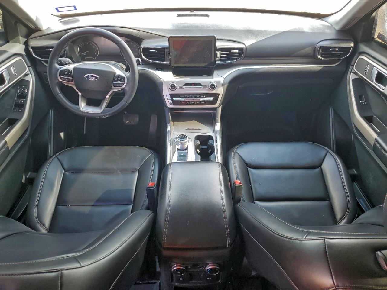 Ford Explorer Xlt Image 4