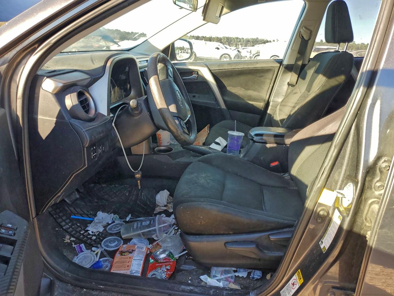 Toyota RAV4 Xle Image 5