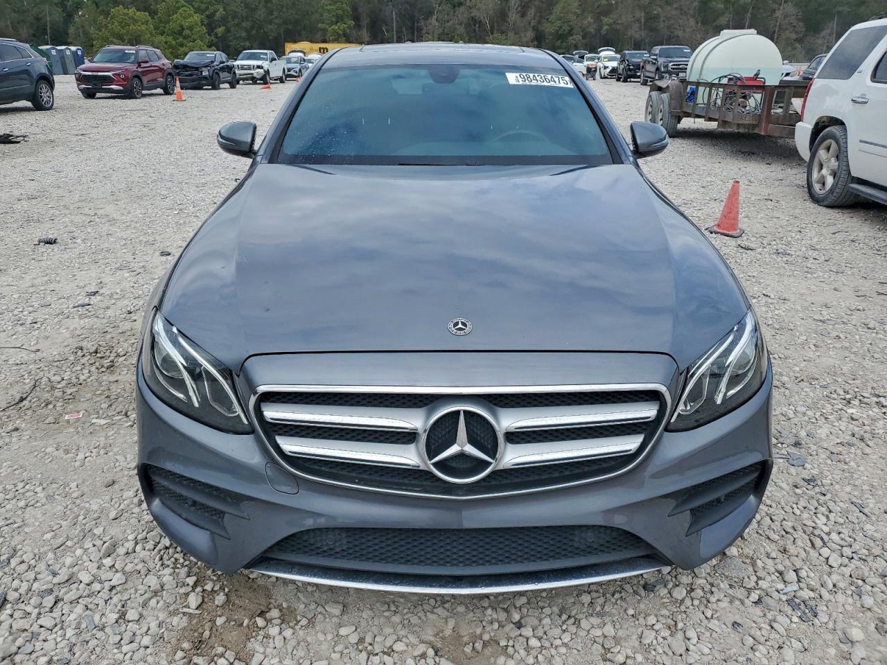 Mercedes-Benz E-Class 300 Image 7