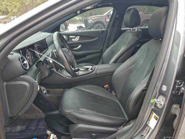 Mercedes-Benz E-Class 300 Image 6