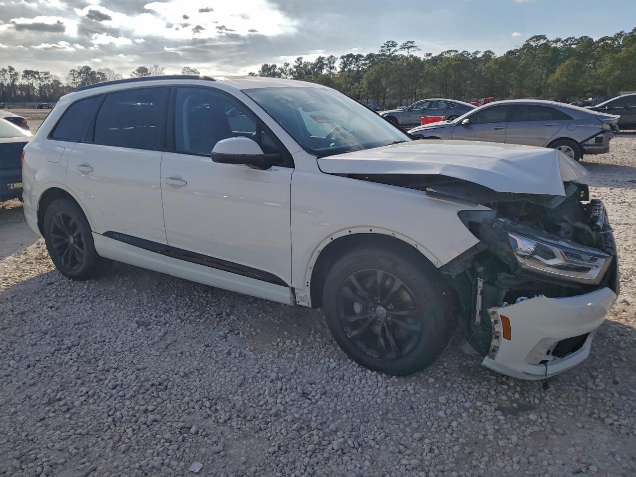 Audi Q7 Premium Plus Image 6