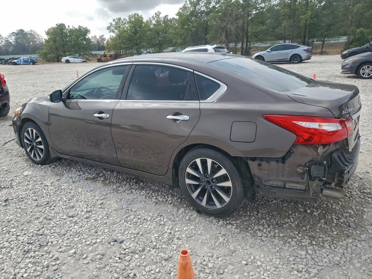 Nissan Altima 2.5 Image 7