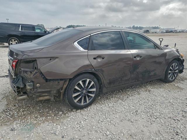 Nissan Altima 2.5 Image 2