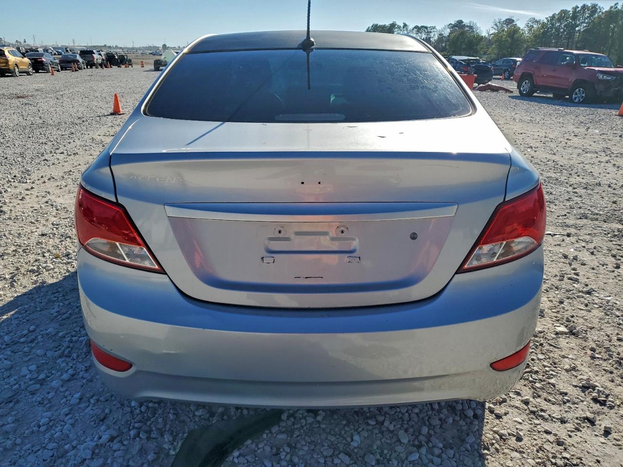 Hyundai ACCENT Se Image 2