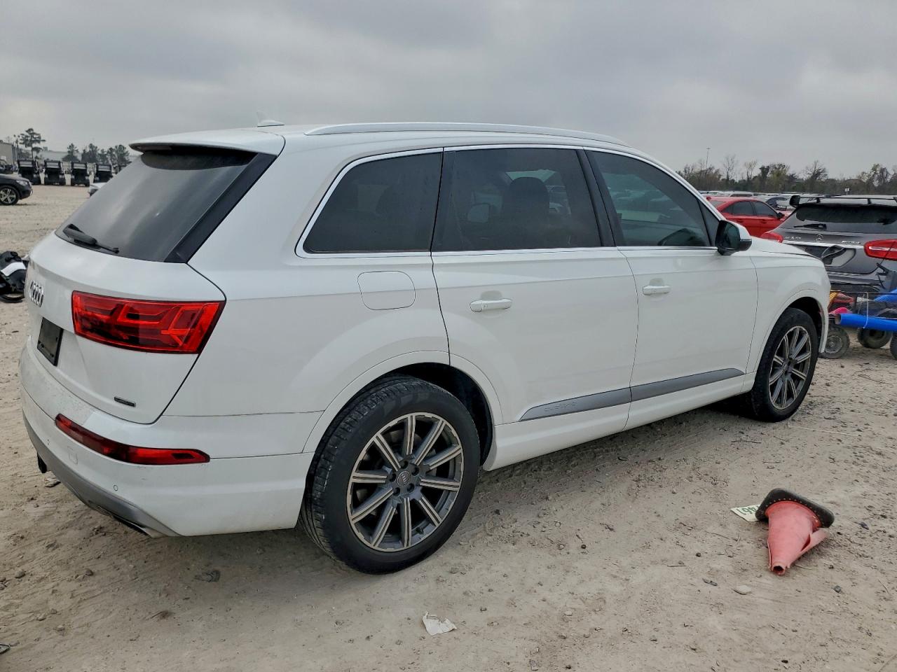 Audi Q7 Premium Plus Image 3