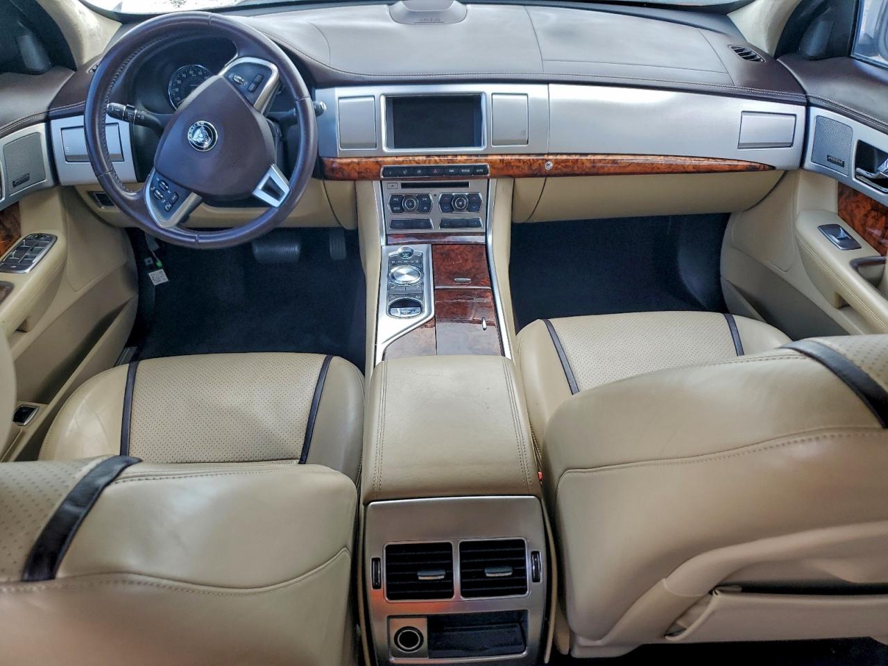 Jaguar XF 3.0 Sport Image 9