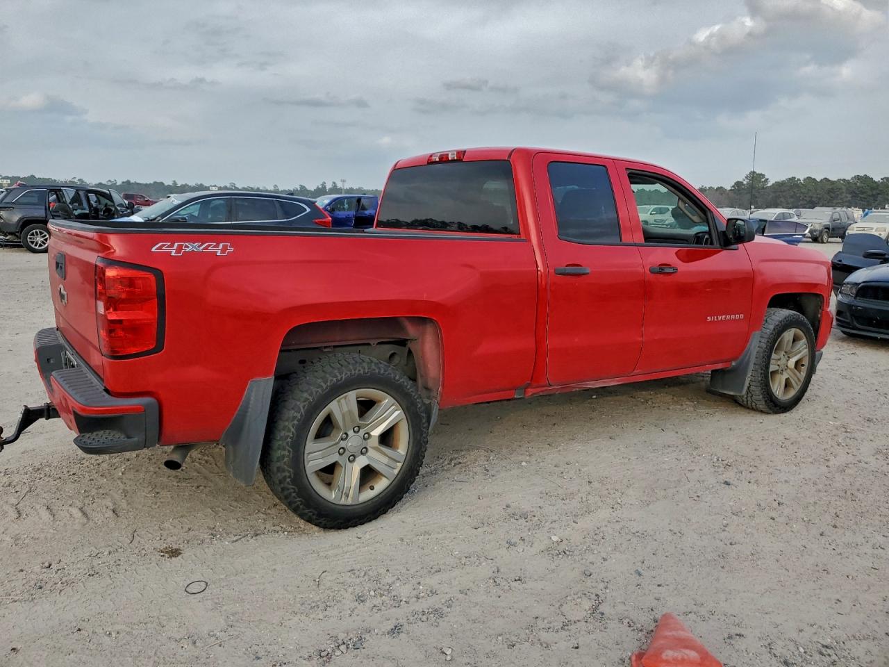 Chevrolet Silverado K1500 Custom Image 3