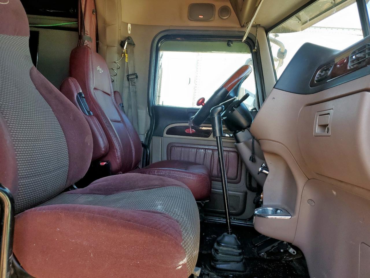 Peterbilt 386 Image 6