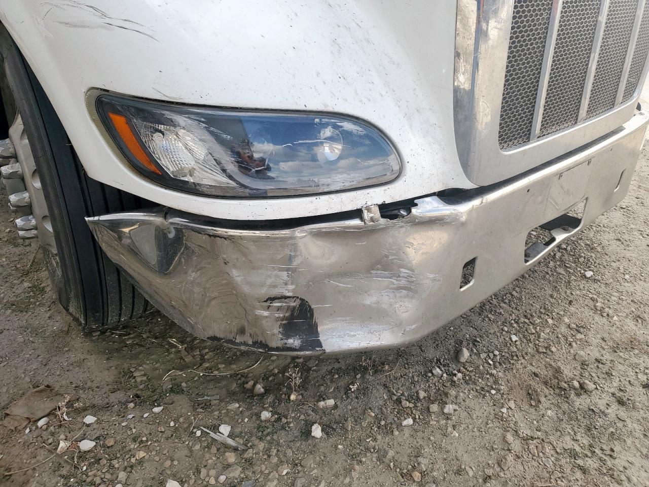 Peterbilt 386 Image 5