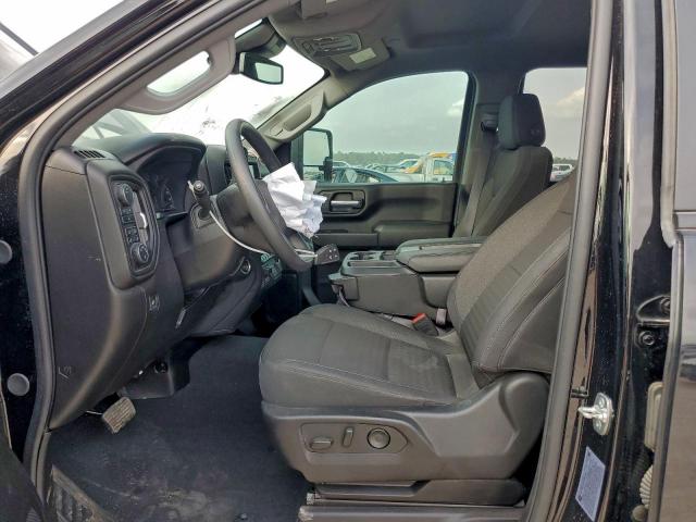 Chevrolet Silverado K2500 Custom Image 3