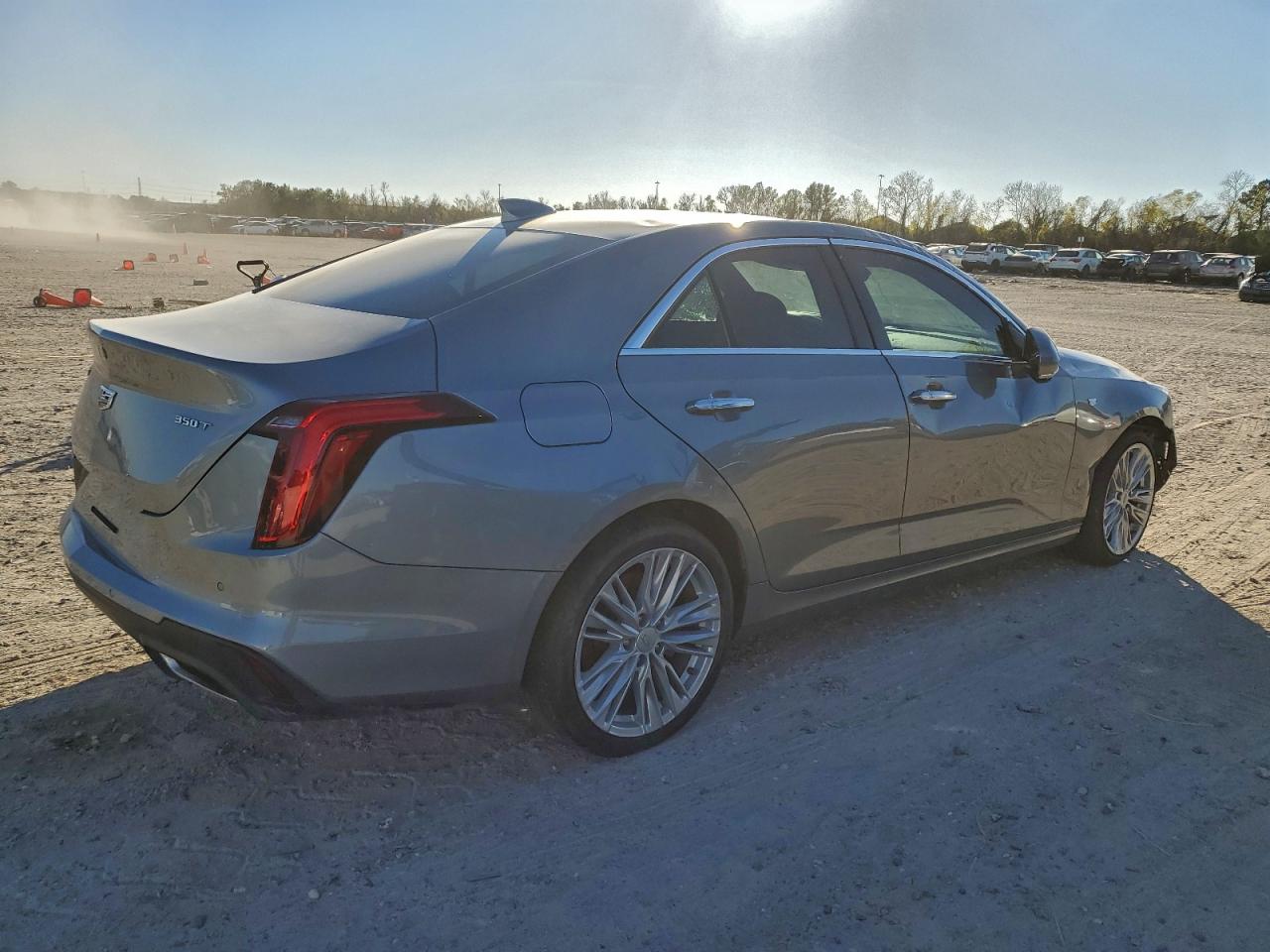 Cadillac CT4 Premium Luxury Image 2