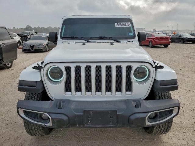 Jeep Wrangler Sahara Image 4