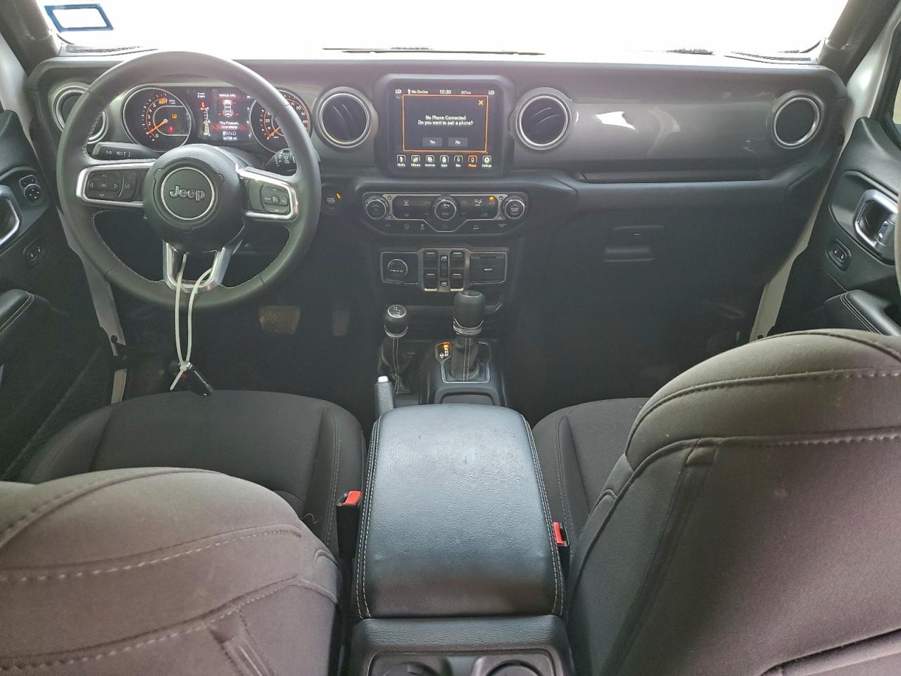 Jeep Wrangler Sahara Image 3