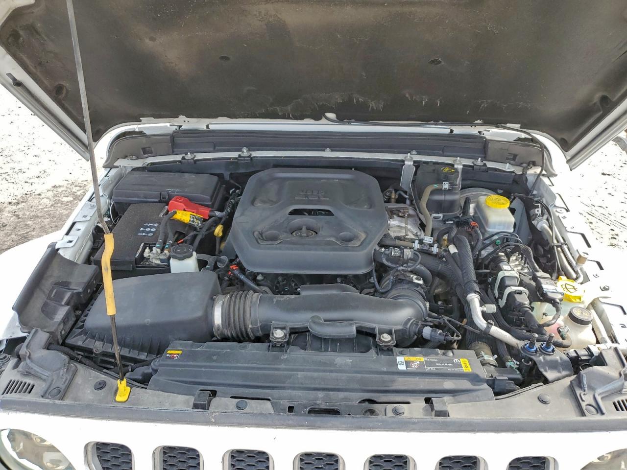 Jeep Wrangler Sahara Image 7