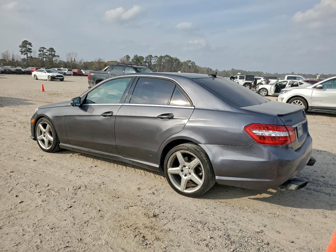 Mercedes-Benz E-Class 350 Image 2