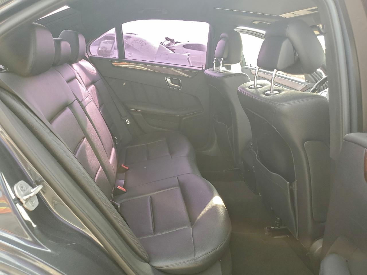 Mercedes-Benz E-Class 350 Image 11