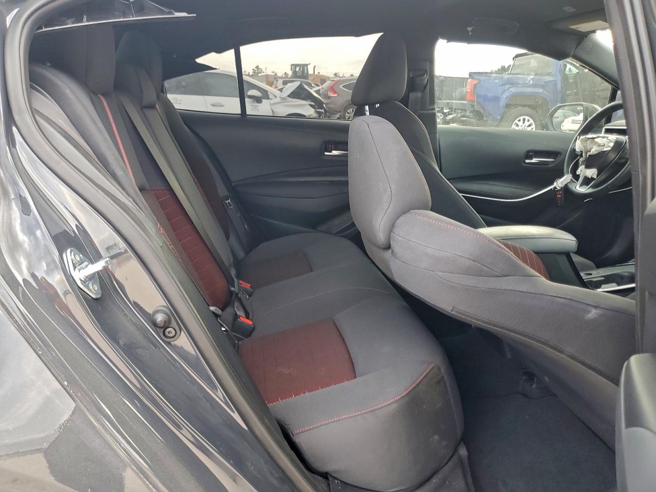 Toyota Corolla Se Image 9