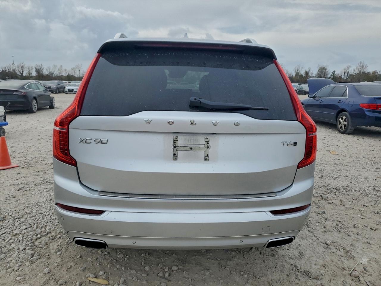 Volvo XC90 T6 Image 7