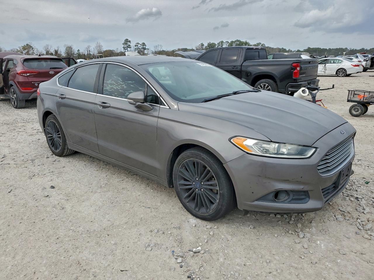 Ford Fusion Se Image 2