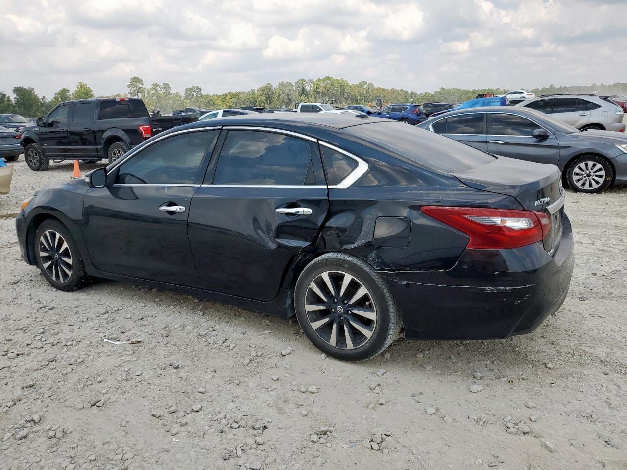 Nissan Altima 2.5 Image 4