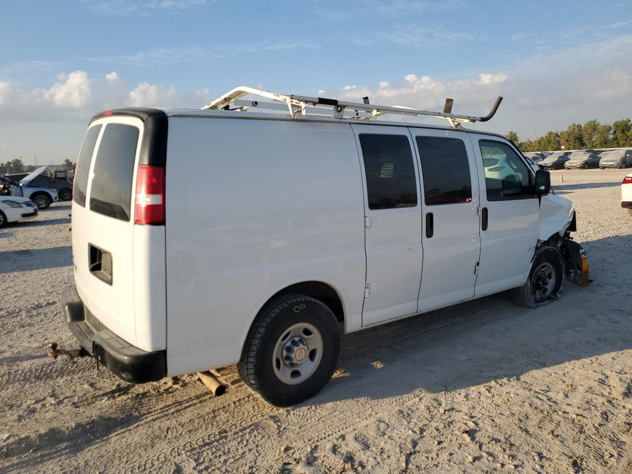 Chevrolet Express Image 11