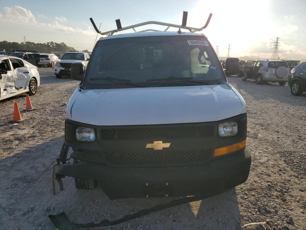 Chevrolet Express Image 2