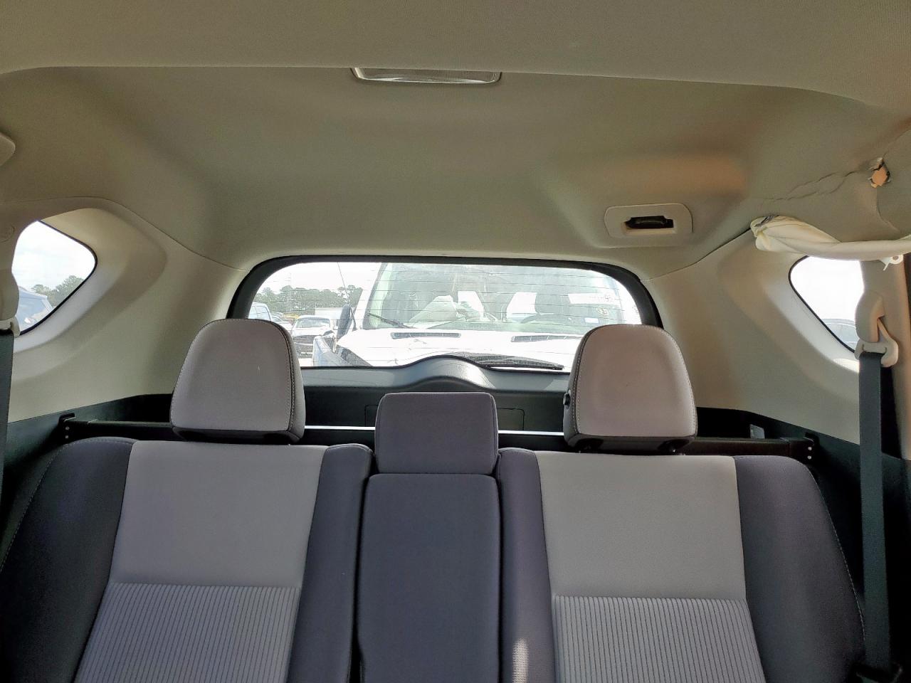 Toyota RAV4 Xle Image 7