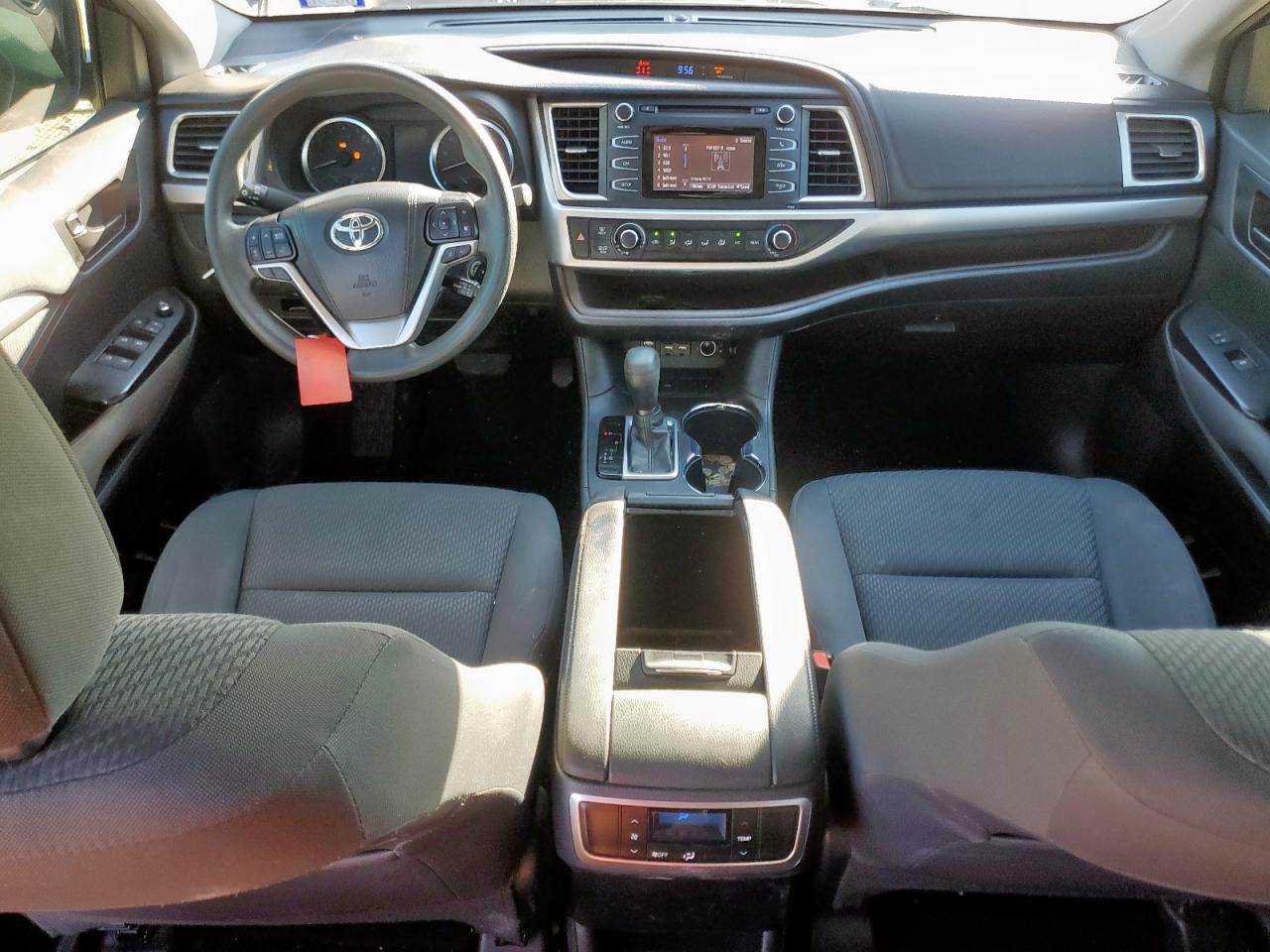 Toyota Highlander Le Image 8