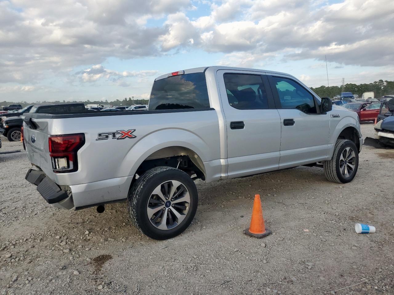 Ford F-150 Supercrew Image 8