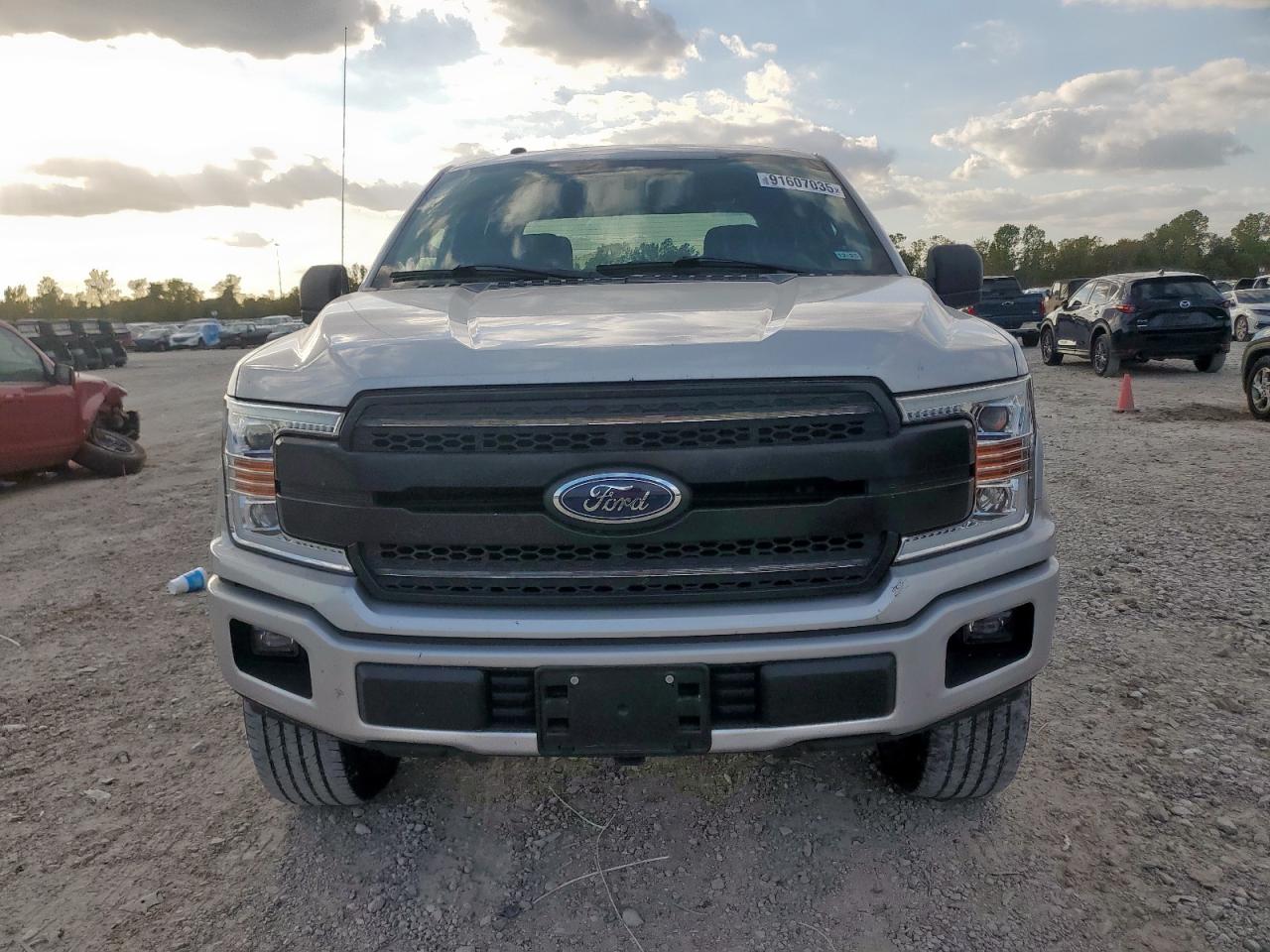 Ford F-150 Supercrew Image 2