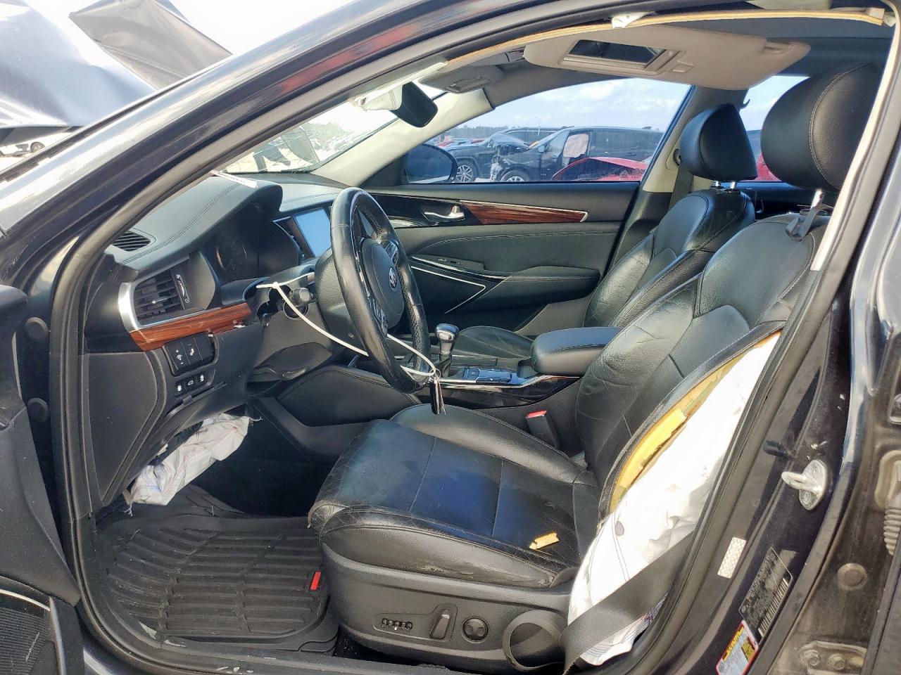 Kia Cadenza Premium Image 4