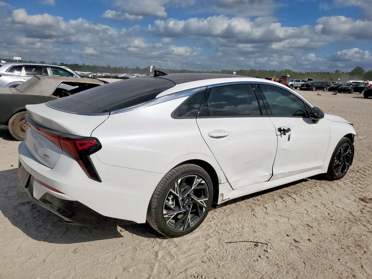 Kia K5 Gt Line Image 13